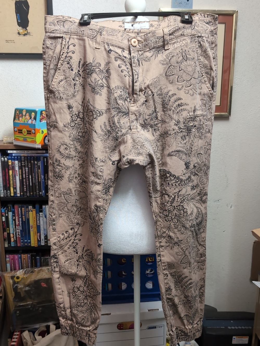 Golden Denim Men's Beige Paisley Print Jogger Pants 38